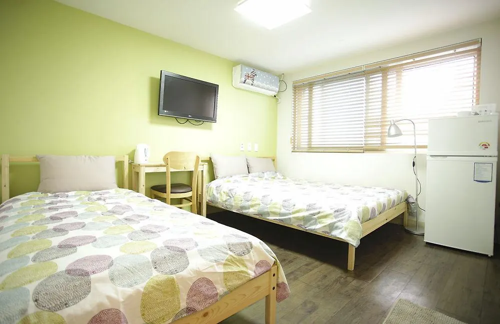 Pencil Guesthouse Hongdae Seoul